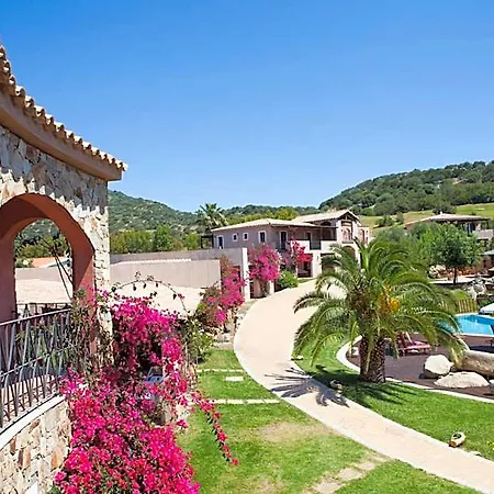 Aparthotel S'incantu
