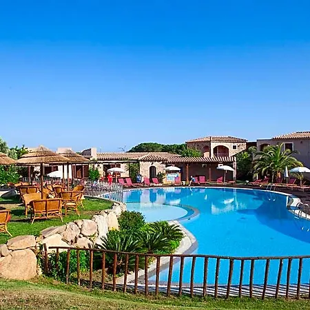 Aparthotel S'incantu 3*